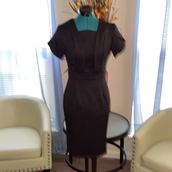 Collection | Textured Print Short Sleeve Shift Dress - Picture 2 of 6